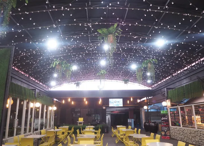 Hotel Oval Surabaya